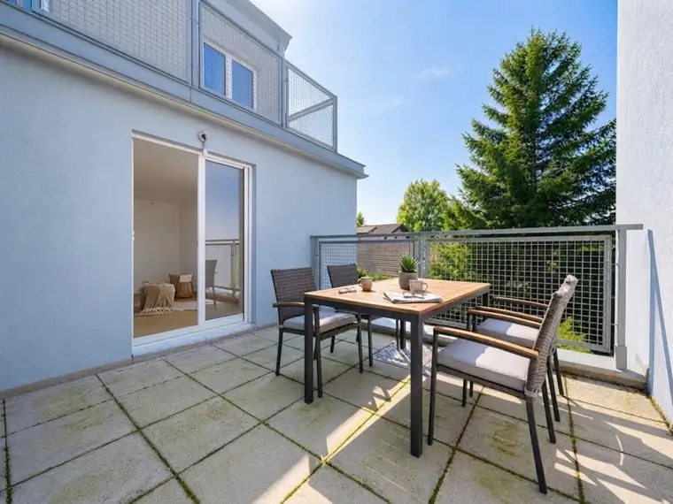 TERASSENWOHNUNG - Freier Mietzins | NEUBAU | BJ ca. 1995 | 3 Zimmer | ca. 82 m² NFL | Garage | kleinere Renovierungen notwendig