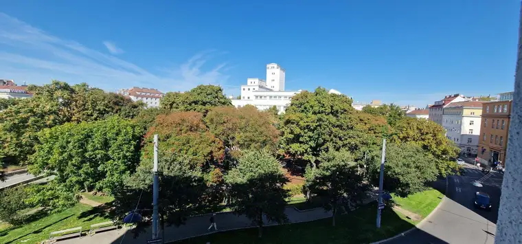 NEU SANIERT | 2 ZIMMER | ca. 55 m² WFL | FRANZÖSISCHER BALKON MIT PARKBLICK | BEZUGSFERTIG