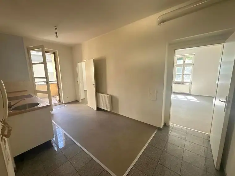 2 - Zimmer Wohnung mit Balkon in ruhiger Lage von Lanzendorf