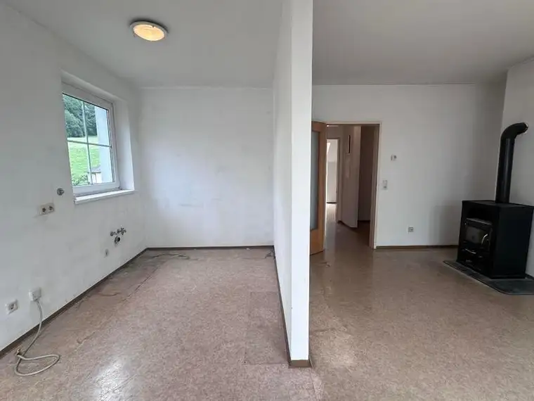 2 Zimmer Wohnung mit Kamin in der Steinklamm 
