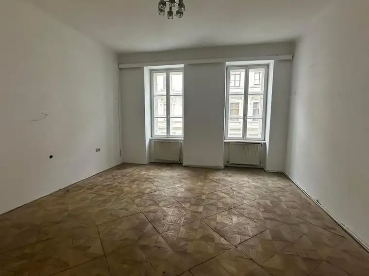 Charmanter Rohdiamant in der Leopoldsgasse – 2 Zimmer mit Gestaltungspotenzial