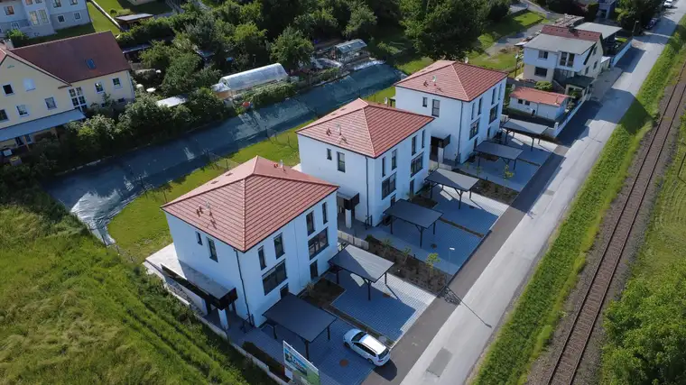 NEUE PREISE! Moderne Doppelhaushälfte in Pinkafeld
