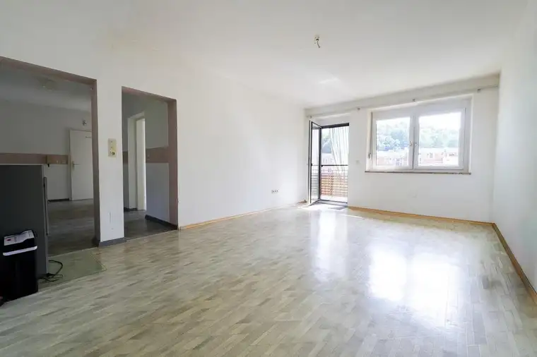 4-Zimmer-Wohnung mit Ausbaupotenzial...!