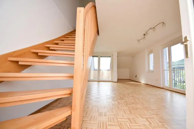 Sanierte Maisonetten-Wohnung mit Balkon in herrlicher Aussichtslage in Bad Gleichenberg ...!