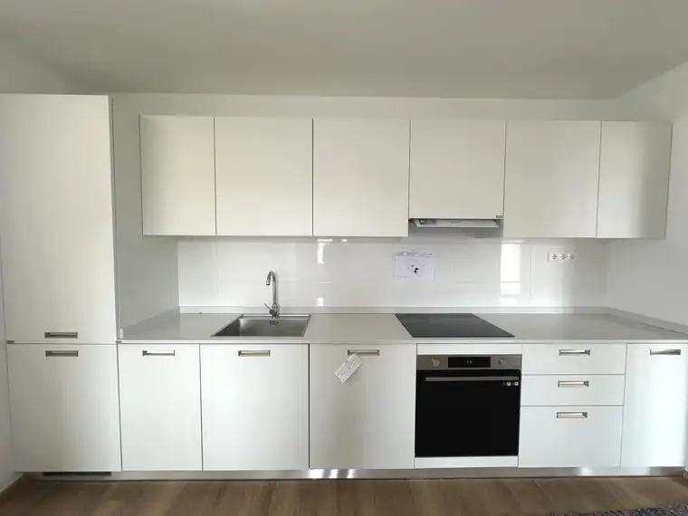 Kleine Mietwohnung mit Balkon und Tiefgarage in Gnas ...!