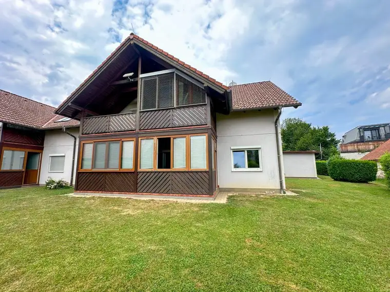 Charmante 2-Zimmer-Erdgeschosswohnung mit Garten und Carport
