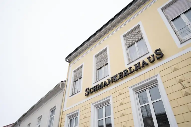 Wunderbare Geschäftsfläche direkt am Hauptplatz in Feldbach ...!