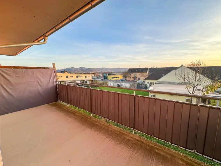 Helle Mietwohnung mit Balkon in Gniebing ...!