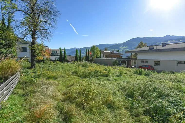 Traumhaftes Baugrundstück in Mils: 633 m² mit atemberaubendem Berg- und Fernblick!