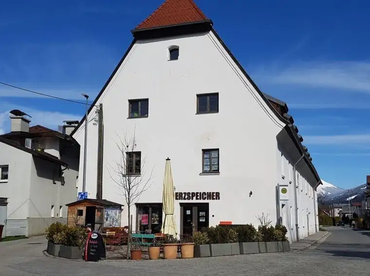 Anlegerpaket: Vier Wohnungen in historischem Gebäude