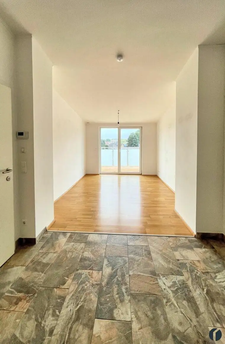 Nette Single-Wohnung mit Balkon