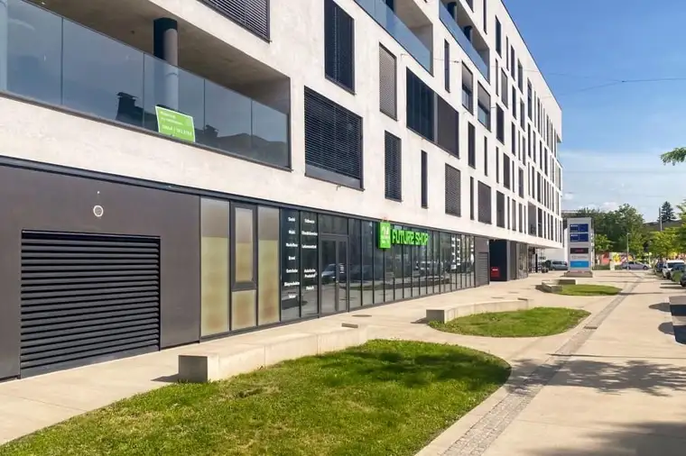 helle Gewerbefläche (Verkaufsfläche + Büro) in modernem Neubau Reininghausstraße 