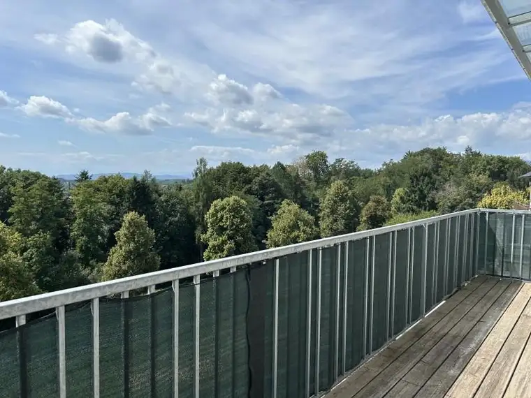 Sonnige 2-Zimmerwohnung mit großem Balkon - unbefristet 