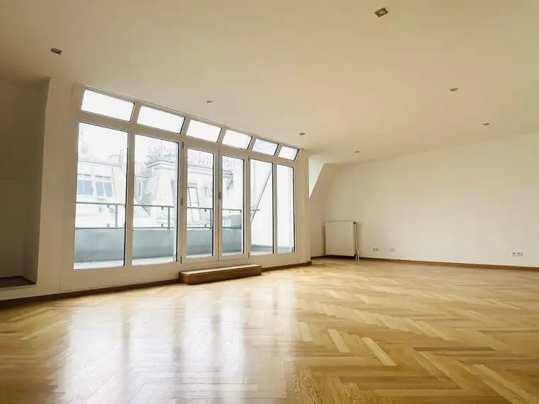 Kärnterstraße ! Elegante 5 Zimmer- Maisonette mit 2 Terrassen !