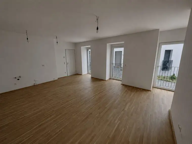 ERSTBEZUG! Schöne 2-Zimmer Wohnung im EG - INNENHOF. - 56m² mit Fußbodenheizung/-kühlung und U-Bahn Nähe in 1180 Wien!