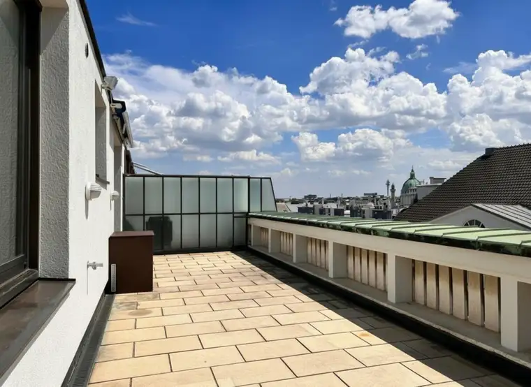 Ruhig gelegene 3 Zimmer Wohnung mit 40m² Terrasse im 9. Liftstock!