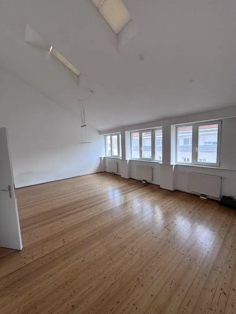 64,70 m2 Dachwohnung plus 5,42m2 Terrasse in 1110 Wien