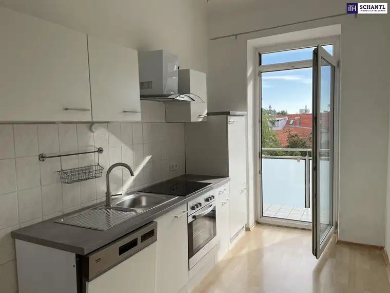 PREIS-HIT! SUPER HOHE RÄUME, Innenhof-Balkon &amp; zentrale Lage! Zwischen CITYPARK und HAUPTBAHNHOF! BUSHALTESTELLE VOR DER EINGANGSTÜRE!