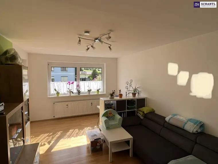 SUPER-GELEGENHEIT! Feine Erdgeschosswohnung mit 4-Zimmer, 2 Loggias und Carport! Ideal für Naturliebhaber!