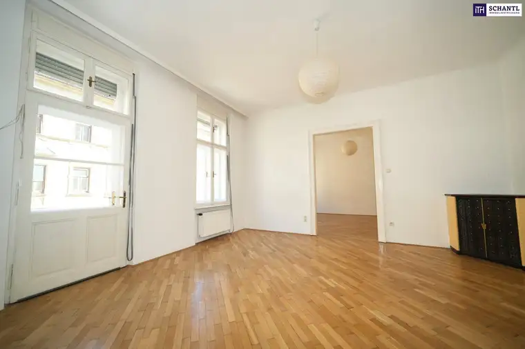 IM HERZEN VON GRAZ: ALTBAU-CHARME MIT SONNENBALKON! 3 Zimmer mit elegantem Parkett + modern saniertes BAD &amp; WC - WOHLFÜHLGARANTIE!