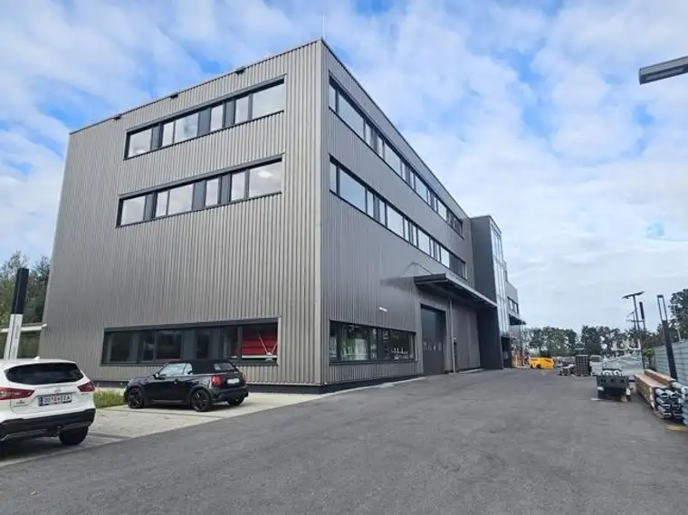 Großzügige Produktions - und Lagerfläche, gesamt 331m² | auch Teilflächen mietbar | Betriebsgebiet Dornbirn Nord