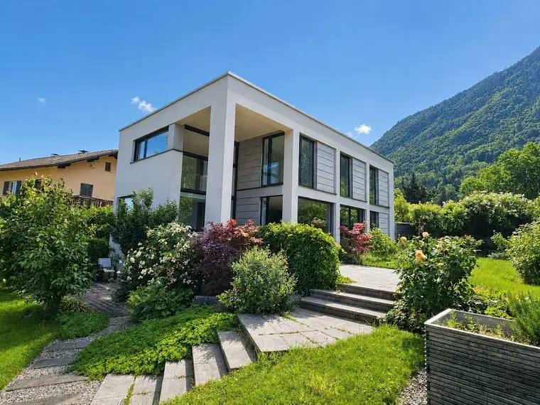 Villa in ruhiger Lage, an der Grenze zu Liechtenstein, Zweitwohnsitz möglich, für Individualisten!