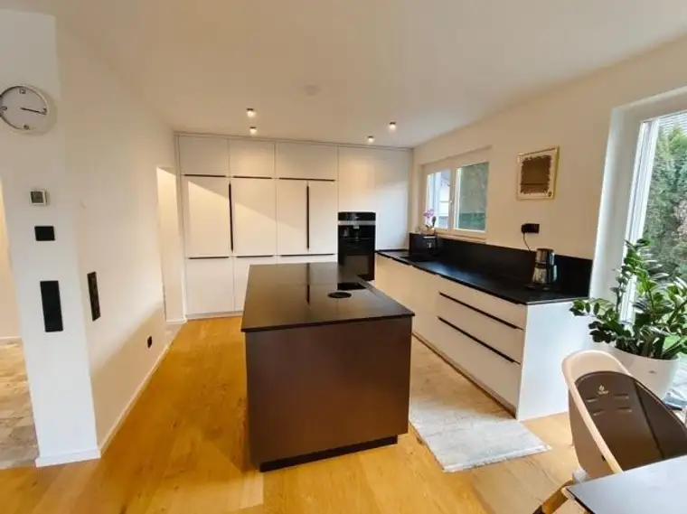 Stilvolles Haus optional mit Einliegerwohnung, Designausstattung &amp; Traumgarten