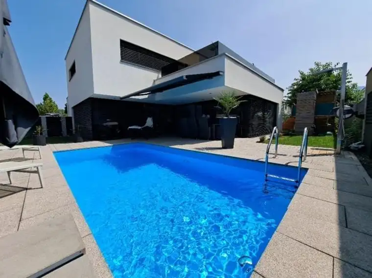 Wohnen auf höchstem Niveau, exklusives Wohnhaus mit Pool und Whirlpool in Feldkirch!