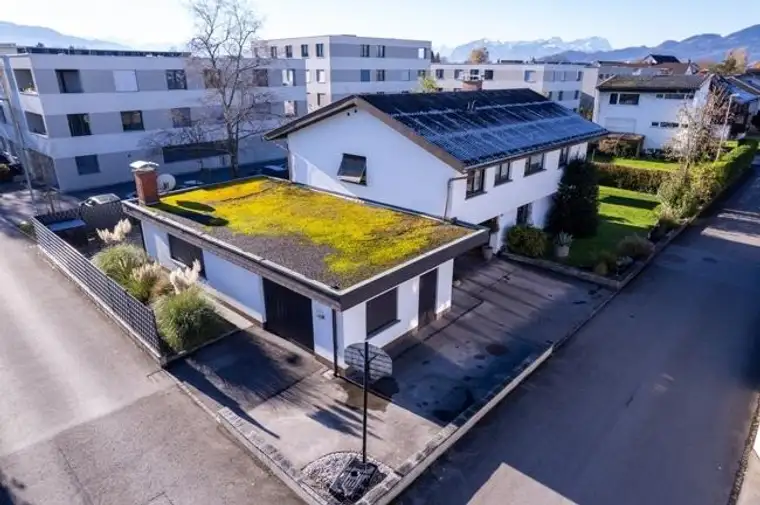 Charmantes Einfamilienhaus mit gepflegtem Garten in Lustenau zu verkaufen