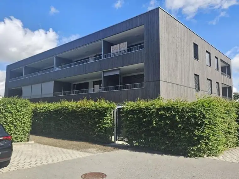 Neuwertige 2 Zimmerwohnung mit über 20m² Terrasse und Tiefgaragenplatz in Gisingen / Feldkirch!