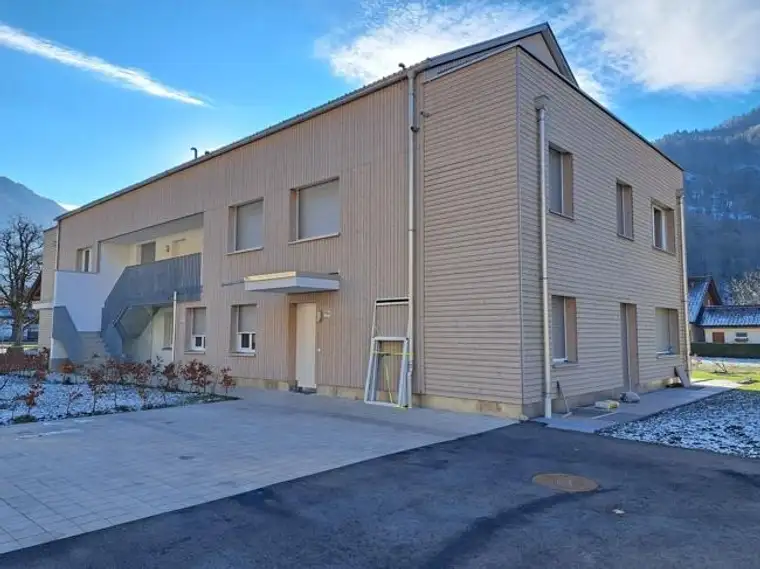 NEUBAU: Traumhafte Gartenwohnung mit großem eigenem Tiefgaragenbereich in Lorüns zu verkaufen!