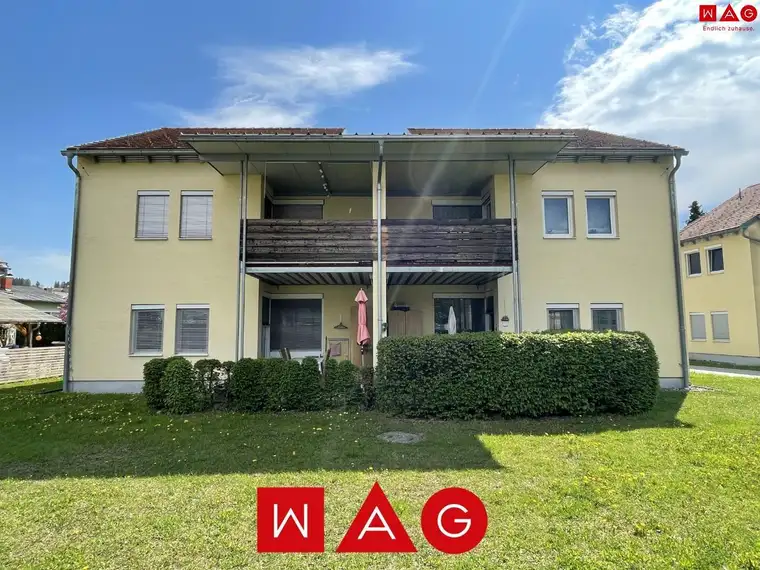 Wohnen im Grünen / Wohlfühl-Wohnung mit Terrasse, Carport und Galerie