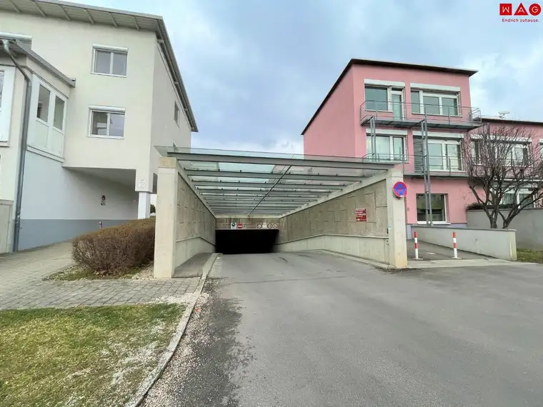 Tiefgaragenplätze in sicherer Umgebung in der Tiefgarage Forellenweg - Suttnerstraße: Provisionsfrei!