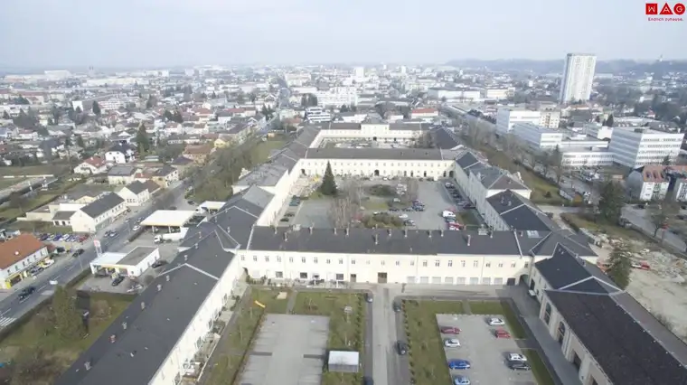 DRAGONER HÖFE: Büro-/Atelier-/Ordi-/Geschäftsfläche exklusiv u. einzigartig - Gewölbe, Granitsäulen, beeindruckende Raumhöhe...- weitreichender Gestaltungsfreiraum in historischem Gemäuer