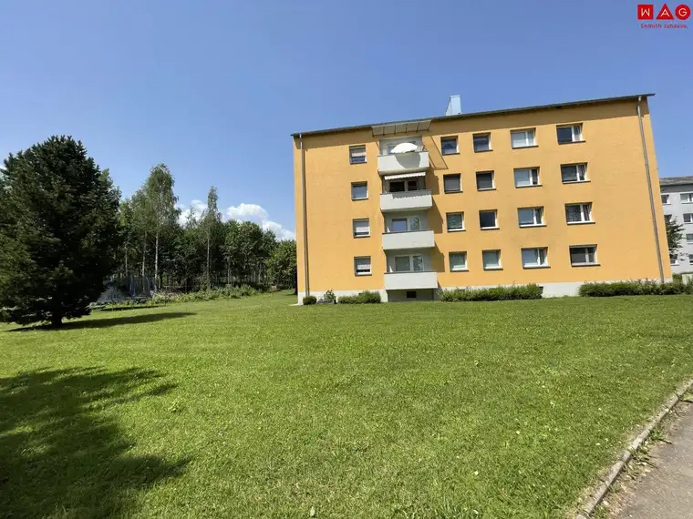 Freundliche Wohnung am südseitigen Sonnenhang in top Lage mit Balkon!