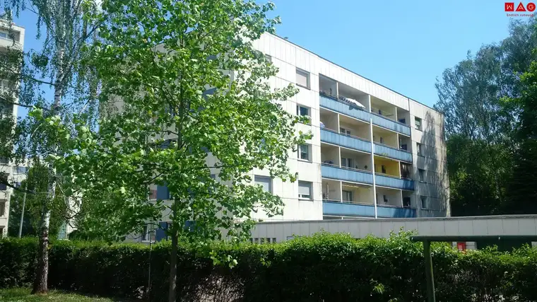 Urbanes Wohnen im obersten Stockwerk mit genialer Aussicht im beliebten Stadtteil Bindermichl! Ausgezeichnete Infrastruktur!