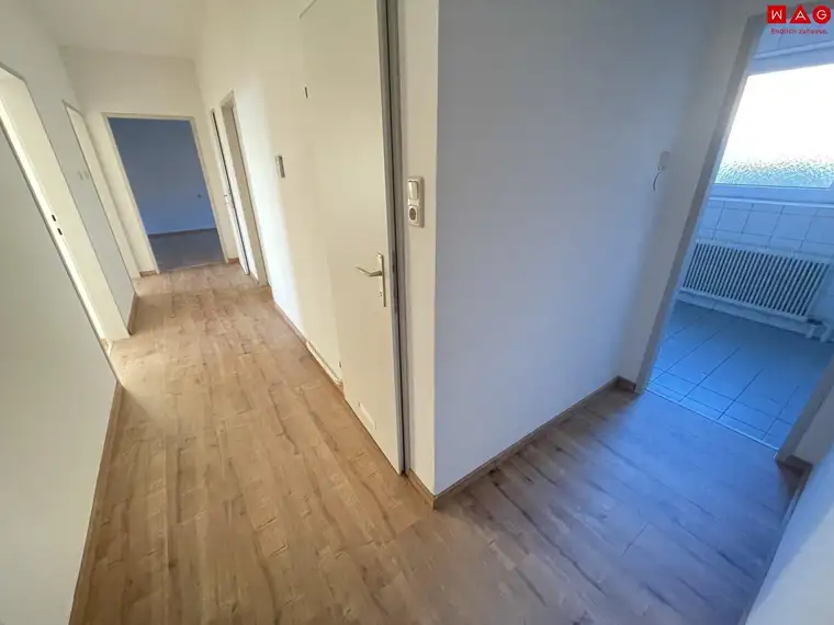 Zentral gelegene 3-Raum-Wohnung mit Balkon!