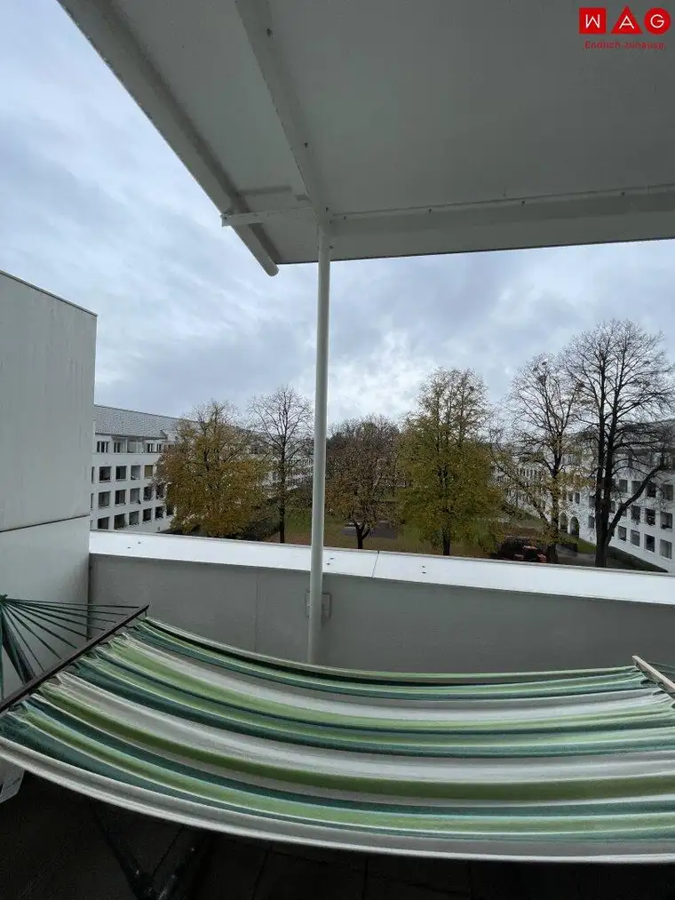 Wohnen über den Dächern des Bindermichls! Sehr schöne großzügige 2-Raum-Wohnung mit großer Terrasse!