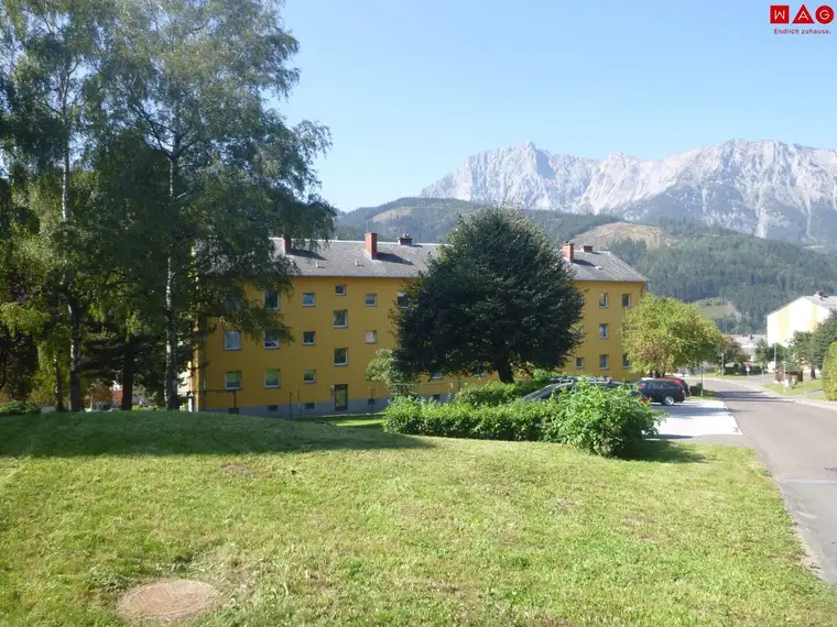 Sanierte 2-Zimmer Wohnung mit herrlichem Bergblick!