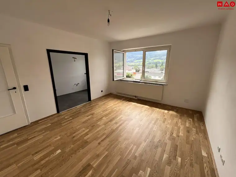 Zentrale 3-Zimmer-Wohnung mit Balkon &amp; Lift in Kirchdorf – 63,60 m², sofort beziehbar, € 784,87 inkl. BK &amp; Heizung! Perfekt für junge Familien!