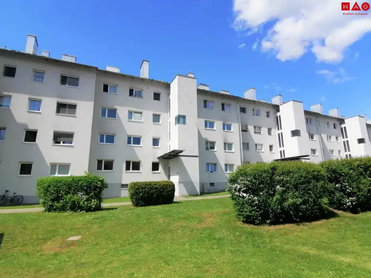 Attraktive Wohnung mit Badewanne und Balkon!