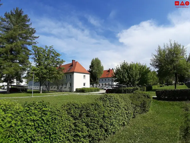 Grünes Wohnen mit erstklassiger Raumaufteilung im beliebten Stadtteil Steyr Münichholz! Tolle Raumaufteilung, sonnige Loggia und ausgezeichnete Infrastruktur vor der Haustüre!