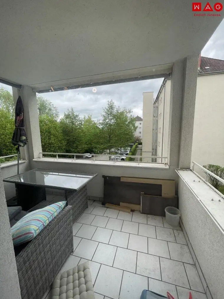 Gut geschnittene 3-Zimmer Wohnung in Linz/Bindermichl - große Loggia (7m²) - grüne Ruhelage, nah am Zentrum mit optimaler Verkehrsanbindung! WOHNUNG WIRD NOCH SANIERT!