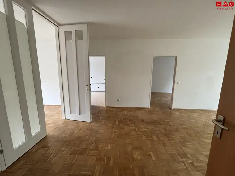 Ebelsberg - 3-Raum-Wohnung mit Eßveranda! Ab sofort!