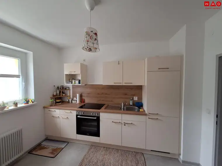 Lichtdurchflutete 3 Zimmer Wohnung mit sonnigem Balkon!