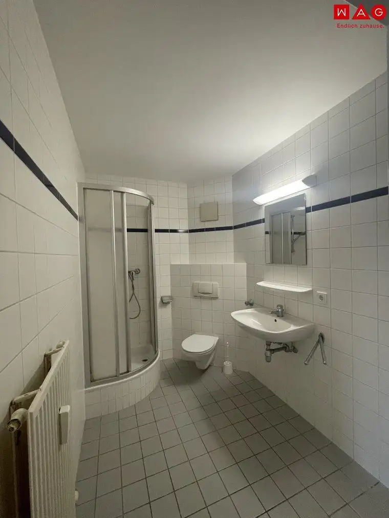 2-Raum-Wohnung mit französischem Balkon in der Nähe des Hummelhofwalds! Ab sofort zu vermieten!