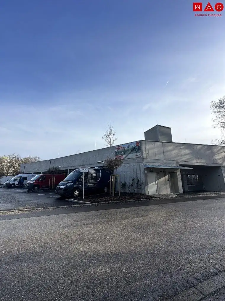 HERBSTAKTION: 2 Monate mietfrei! Witterungsgeschützter sicherer Auto-/Camperabstellplatz im neuen Parkdeck Albert-Schöpf-Straße! Möglichkeiten für E-Ladestation und Behinderten-Parkplätze vorhanden – nur noch wenige Plätze verfügbar!