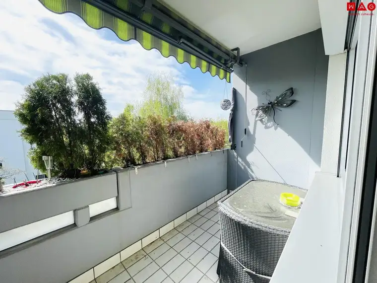 Oberstes Stockwerk in Oed/Bindermichl! Wunderschöne 3-Raum-Wohnung mit Loggia und Parkplatz!