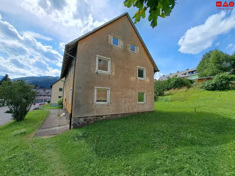 Haus mit 3 Wohnungen in sonniger Lage!