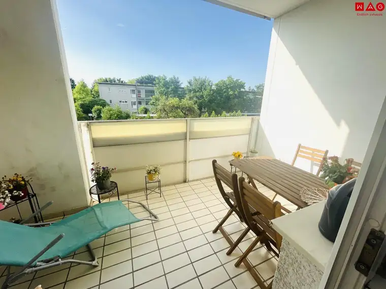 Preiswerter Wohn(t)raum in Toplage mit perfekter Infrastruktur und Verkehrsanbindung! 2-Raum-Wohnung mit Balkon und Tiefgaragenplatz!